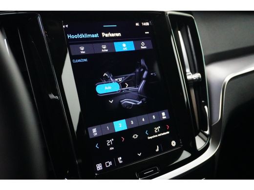 Volvo  V60 T6 Plug-in hybrid AWD Core Bright | SoH 100% | Achterbank verwarmd | Achteruitrijcamera | Apple C... ActivLease financial lease
