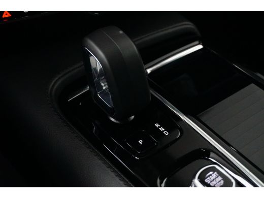 Volvo  V60 T6 Plug-in hybrid AWD Core Bright | SoH 100% | Achterbank verwarmd | Achteruitrijcamera | Apple C... ActivLease financial lease