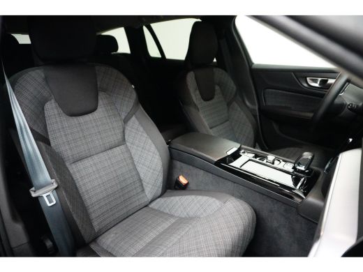 Volvo  V60 T6 Plug-in hybrid AWD Core Bright | SoH 100% | Achterbank verwarmd | Achteruitrijcamera | Apple C... ActivLease financial lease