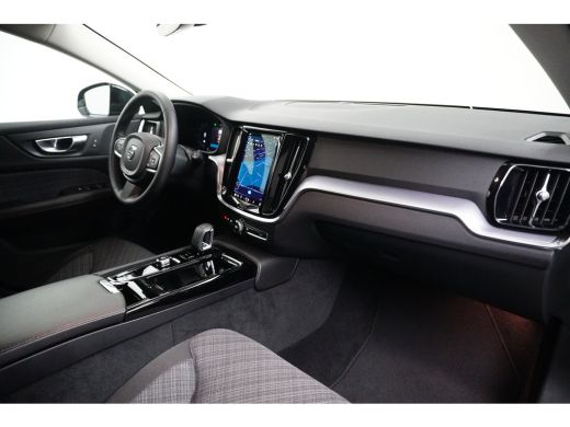Volvo  V60 T6 Plug-in hybrid AWD Core Bright | SoH 100% | Achterbank verwarmd | Achteruitrijcamera | Apple C... ActivLease financial lease