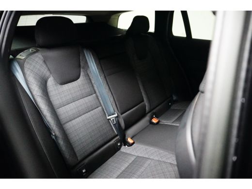 Volvo  V60 T6 Plug-in hybrid AWD Core Bright | SoH 100% | Achterbank verwarmd | Achteruitrijcamera | Apple C... ActivLease financial lease