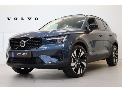 Volvo  XC40 B4 197PK Plus | 360 | 20'' | HK Audio | Getint Glas | Trekhaak | Panoramadak | Blond