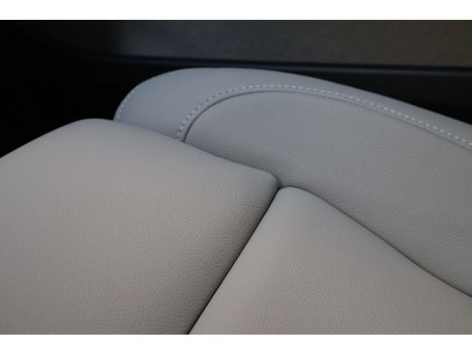 Volvo  XC40 B4 197PK Plus | 360 | 20'' | HK Audio | Getint Glas | Trekhaak | Panoramadak | Blond ActivLease financial lease