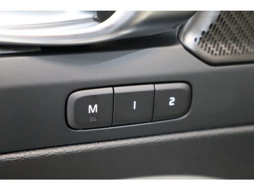 Volvo  XC40 B4 197PK Plus | 360 | 20'' | HK Audio | Getint Glas | Trekhaak | Panoramadak | Blond ActivLease financial lease