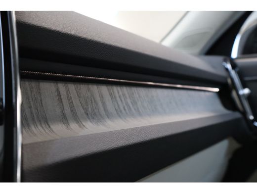 Volvo  XC40 B4 197PK Plus | 360 | 20'' | HK Audio | Getint Glas | Trekhaak | Panoramadak | Blond ActivLease financial lease