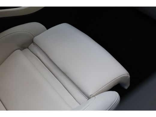 Volvo  XC40 B4 197PK Plus | 360 | 20'' | HK Audio | Getint Glas | Trekhaak | Panoramadak | Blond ActivLease financial lease