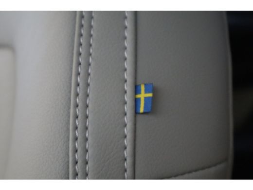 Volvo  XC40 B4 197PK Plus | 360 | 20'' | HK Audio | Getint Glas | Trekhaak | Panoramadak | Blond ActivLease financial lease