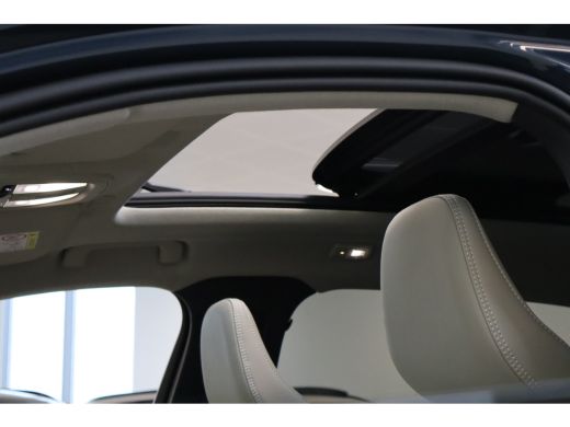 Volvo  XC40 B4 197PK Plus | 360 | 20'' | HK Audio | Getint Glas | Trekhaak | Panoramadak | Blond ActivLease financial lease