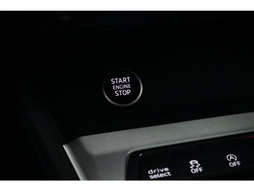 Audi Q3 35 TFSI 150PK Advanced Edition | TREKHAAK | STOELVERW. | AUTO A. KLEP | NAVI BY APP | CAMERA ActivLease financial lease