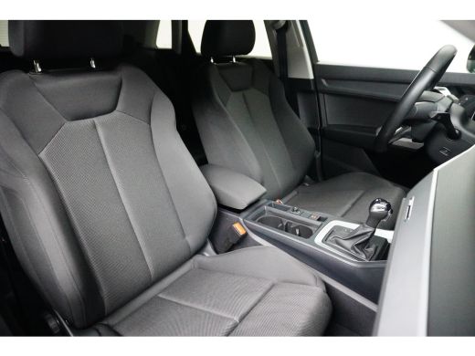 Audi Q3 35 TFSI 150PK Advanced Edition | TREKHAAK | STOELVERW. | AUTO A. KLEP | NAVI BY APP | CAMERA ActivLease financial lease