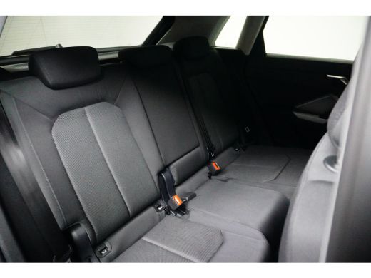 Audi Q3 35 TFSI 150PK Advanced Edition | TREKHAAK | STOELVERW. | AUTO A. KLEP | NAVI BY APP | CAMERA ActivLease financial lease