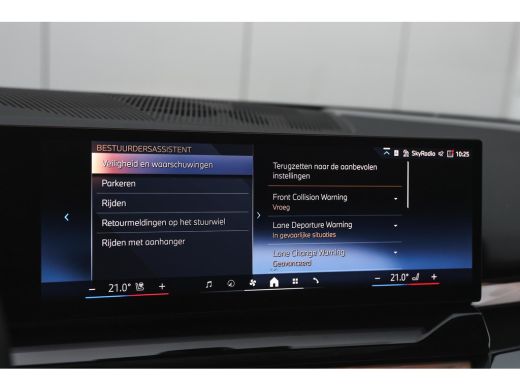 BMW 5 Serie Touring 530e M Sport Automaat / Panoramadak / Trekhaak / Stoelventilatie / Stuurverwarming / Adap... ActivLease financial lease