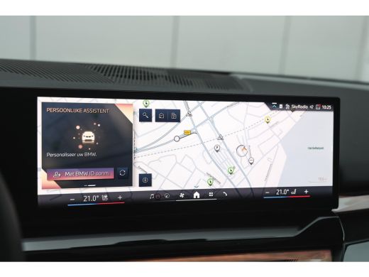 BMW 5 Serie Touring 530e M Sport Automaat / Panoramadak / Trekhaak / Stoelventilatie / Stuurverwarming / Adap... ActivLease financial lease