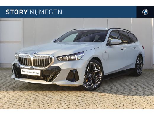 BMW 5 Serie Touring 530e M Sport Automaat / Trekhaak / Achteruitrijcamera / M Sportonderstel / Comfort Access...