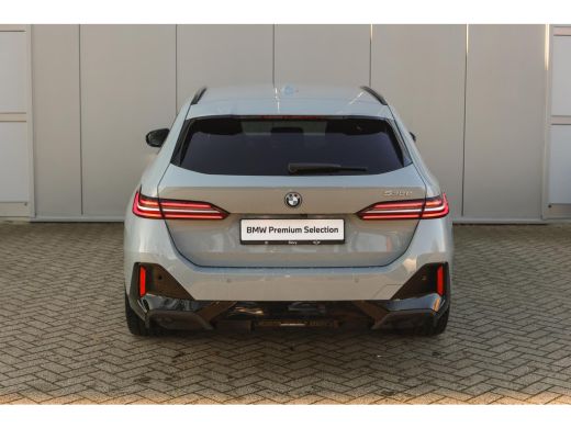 BMW 5 Serie Touring 530e M Sport Automaat / Trekhaak / Achteruitrijcamera / M Sportonderstel / Comfort Access... ActivLease financial lease