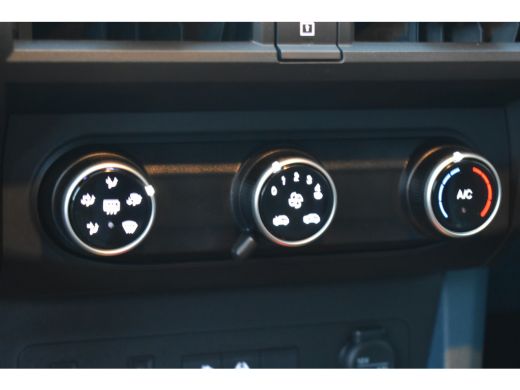 Fiat Grande Panda RED 11kW 44 kWh DEMO-DEAL! | Navigatie by App | Parkeersensoren v/a | Cruise Control | Full-LED | !! ActivLease financial lease