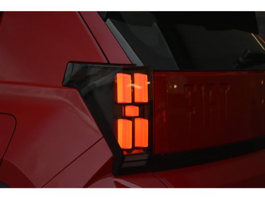 Fiat Grande Panda RED 11kW 44 kWh DEMO-DEAL! | Navigatie by App | Parkeersensoren v/a | Cruise Control | Full-LED | !! ActivLease financial lease