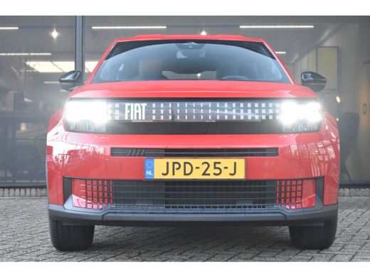 Fiat Grande Panda RED 11kW 44 kWh DEMO-DEAL! | Navigatie by App | Parkeersensoren v/a | Cruise Control | Full-LED | !! ActivLease financial lease