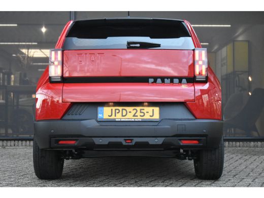 Fiat Grande Panda RED 11kW 44 kWh DEMO-DEAL! | Navigatie by App | Parkeersensoren v/a | Cruise Control | Full-LED | !! ActivLease financial lease