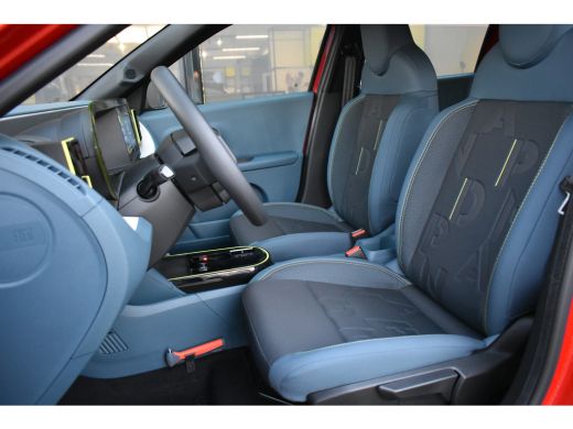 Fiat Grande Panda RED 11kW 44 kWh DEMO-DEAL! | Navigatie by App | Parkeersensoren v/a | Cruise Control | Full-LED | !! ActivLease financial lease