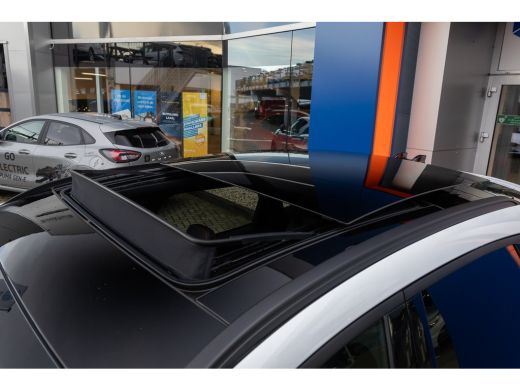 Ford Kuga 2.5 PHEV ST-Line X | Adaptieve Matrix LED koplampen met Coast to Coast signature LED verlichting ... ActivLease financial lease