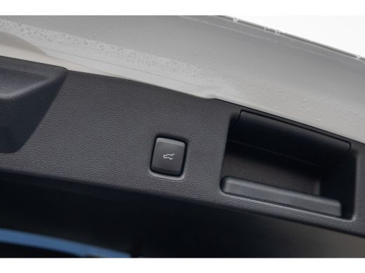 Ford Kuga 2.5 PHEV ST-Line X | Adaptieve Matrix LED koplampen met Coast to Coast signature LED verlichting ... ActivLease financial lease