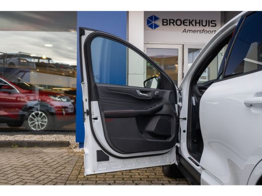 Ford Kuga 2.5 PHEV ST-Line X | Adaptieve Matrix LED koplampen met Coast to Coast signature LED verlichting ... ActivLease financial lease