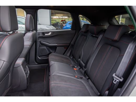 Ford Kuga 2.5 PHEV ST-Line X | Adaptieve Matrix LED koplampen met Coast to Coast signature LED verlichting ... ActivLease financial lease