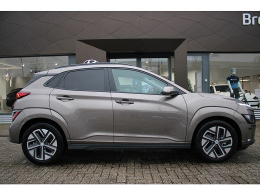 Hyundai Kona EV Fashion 64 kWh | Achteruitrijcamera | Airco (automatisch) | Apple Carplay/Android Auto|telefoo... ActivLease financial lease