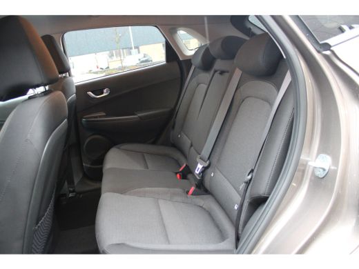 Hyundai Kona EV Fashion 64 kWh | Achteruitrijcamera | Airco (automatisch) | Apple Carplay/Android Auto|telefoo... ActivLease financial lease