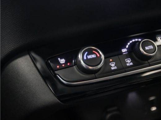 Opel Corsa 1.2 Elegance Black Edition (APPLE CARPLAY, STUUR/STOEL VERWARMING, GROOT NAVI, CAMERA, LEDER, ELE... ActivLease financial lease