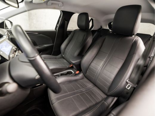 Opel Corsa 1.2 Elegance Black Edition (APPLE CARPLAY, STUUR/STOEL VERWARMING, GROOT NAVI, CAMERA, LEDER, ELE... ActivLease financial lease