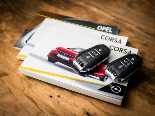 Opel Corsa 1.2 Elegance Black Edition (APPLE CARPLAY, STUUR/STOEL VERWARMING, GROOT NAVI, CAMERA, LEDER, ELE... ActivLease financial lease