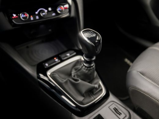 Opel Corsa 1.2 Elegance Black Edition (APPLE CARPLAY, STUUR/STOEL VERWARMING, GROOT NAVI, CAMERA, LEDER, ELE... ActivLease financial lease