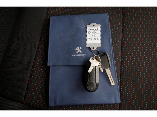 Peugeot Boxer 2.2 BlueHDi 165pk Durisotti Lowliner Bakwagen met laadklep L454cm 01-2023 ActivLease financial lease