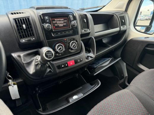 Peugeot Boxer 330 2.2 BlueHDi 120 L2H2 Premium | Achteruitrijcamera | All-season banden | Bestuurdersstoel in h... ActivLease financial lease