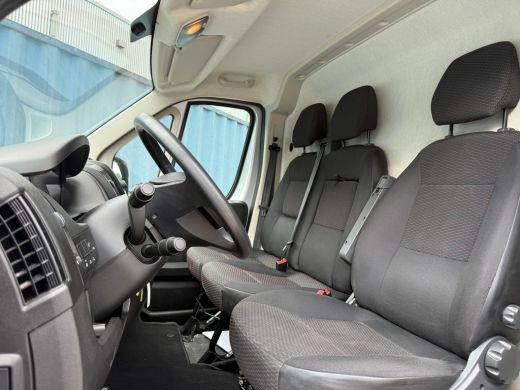 Peugeot Boxer 330 2.2 BlueHDi 120 L2H2 Premium | Achteruitrijcamera | All-season banden | Bestuurdersstoel in h... ActivLease financial lease