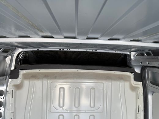 Peugeot Boxer 330 2.2 BlueHDi 120 L2H2 Premium | Achteruitrijcamera | All-season banden | Bestuurdersstoel in h... ActivLease financial lease