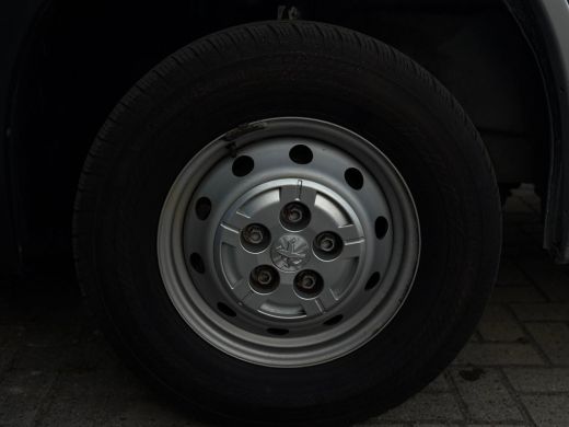 Peugeot Boxer 330 2.2 BlueHDi 120 L2H2 Premium | Achteruitrijcamera | All-season banden | Bestuurdersstoel in h... ActivLease financial lease