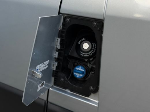 Peugeot Boxer 330 2.2 BlueHDi 120 L2H2 Premium | Achteruitrijcamera | All-season banden | Bestuurdersstoel in h... ActivLease financial lease