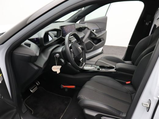 Peugeot e-2008 EV GT 54 kWh | 11 kW lader | Achteruitrijcamera | Airco (automatisch) ActivLease financial lease