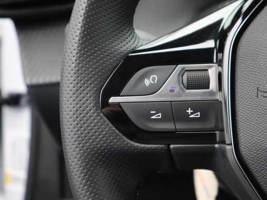 Peugeot e-2008 EV GT 54 kWh | 11 kW lader | Achteruitrijcamera | Airco (automatisch) ActivLease financial lease