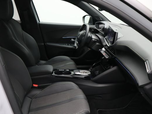 Peugeot e-2008 EV GT 54 kWh | 11 kW lader | Achteruitrijcamera | Airco (automatisch) ActivLease financial lease