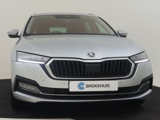 Skoda Octavia Combi 1.4 TSI iV PHEV Style 204pk | Elektrische stoelen met geheugen | Camera achter | Led koplam... ActivLease financial lease