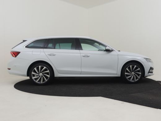 Skoda Octavia Combi 1.4 TSI iV PHEV Style 204pk | Stoelventilatie | Head up display | Dodehoekdetectie | Keyles... ActivLease financial lease