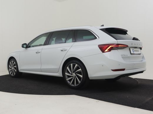 Skoda Octavia Combi 1.4 TSI iV PHEV Style 204pk | Stoelventilatie | Head up display | Dodehoekdetectie | Keyles... ActivLease financial lease