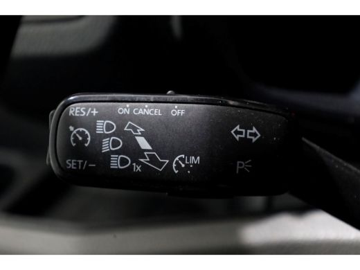 Volkswagen Crafter 35 2.0 TDI 177pk E6 RWD L3H3 (L2H2) Airco/Trekhaak 3500kg 10-2018 ActivLease financial lease