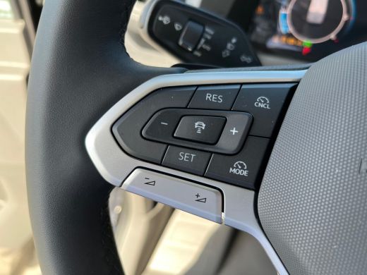 Volkswagen Crafter 35 2.0 TDI L3H3 Exclusive | BPM Vrij! | ACC | Camera achter | Navigatie | Apple CarPlay | Trekhaa... ActivLease financial lease