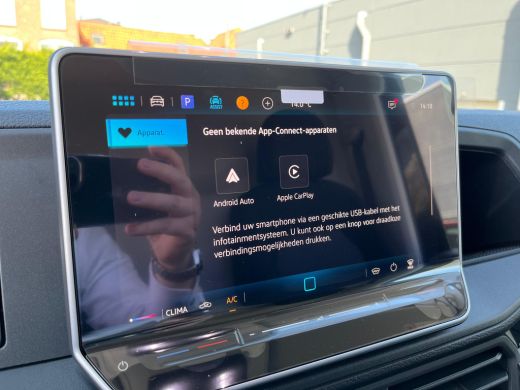 Volkswagen Crafter 35 2.0 TDI L3H3 Exclusive | BPM Vrij! | ACC | Camera achter | Navigatie | Apple CarPlay | Trekhaa... ActivLease financial lease