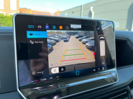 Volkswagen Crafter 35 2.0 TDI L3H3 Exclusive | BPM Vrij! | ACC | Camera achter | Navigatie | Apple CarPlay | Trekhaa... ActivLease financial lease